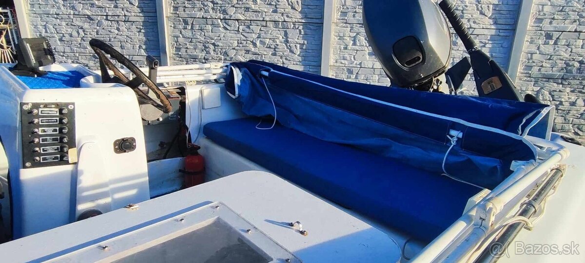 Motorový čln ANGELO MOLINARI 410 s motorom YAMAHA F25 + prív - 10