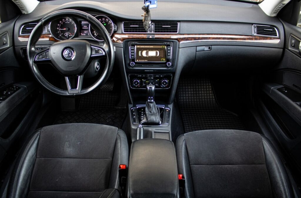 Škoda Superb 2.0 TDI CR 170k Elegance DSG - 10