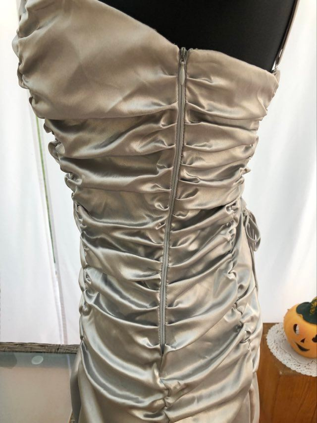 Predám strieborné šaty - 10