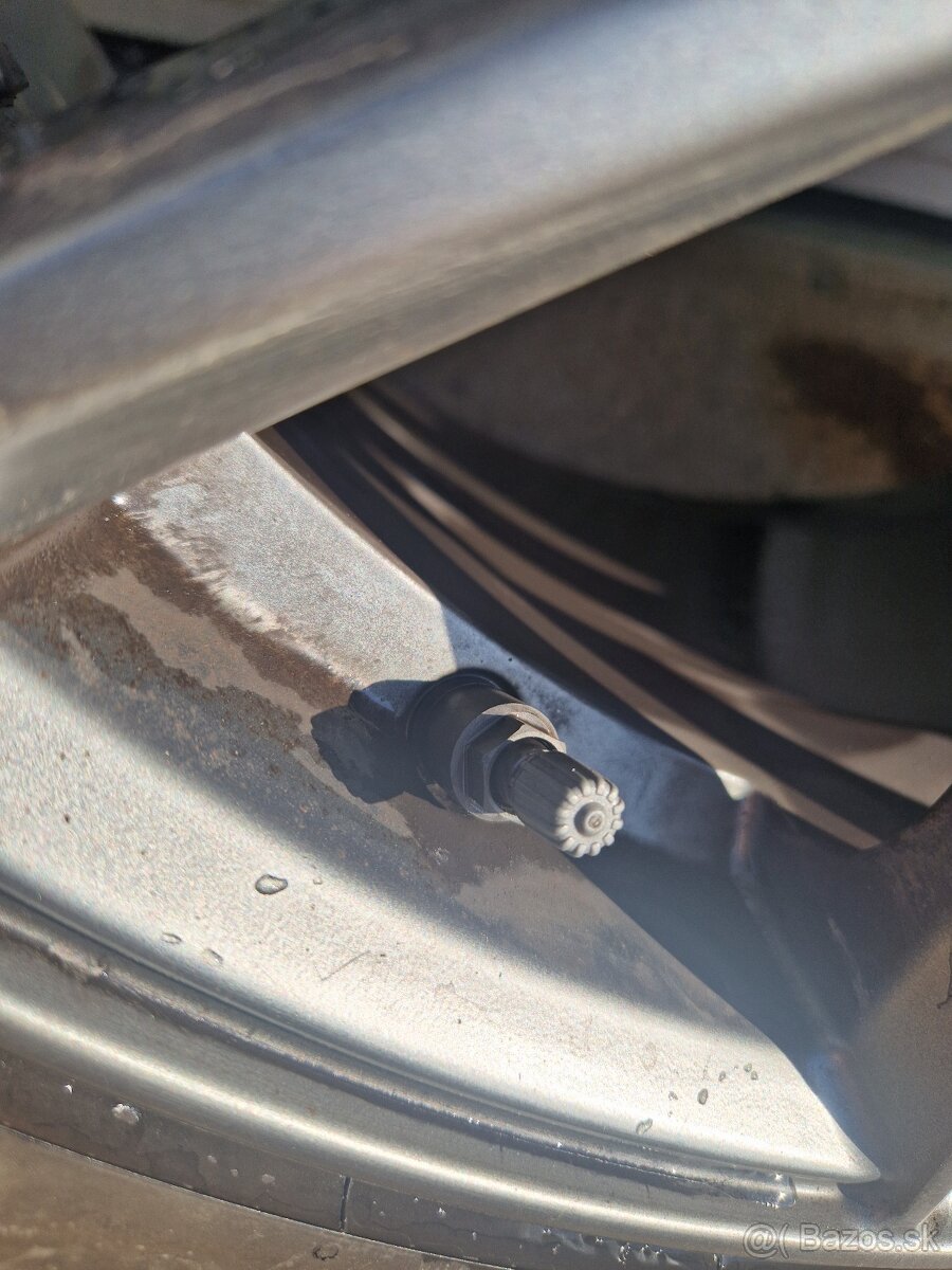 Sada 22" Mercedes disky + zimní pneu Continental WinterCont - 10