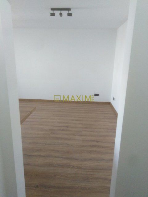 PREDAJ - 2- izbový byt s loggiou na Drobného ulici v Dúbravk - 10