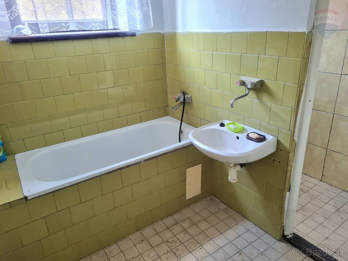 Super cenaVeľká chata v rekreačnej oblasti Valkov, na pre - 10