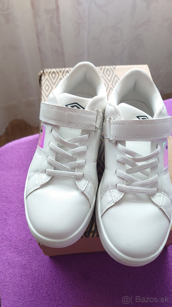 Nádherné tenisky Umbro - 10