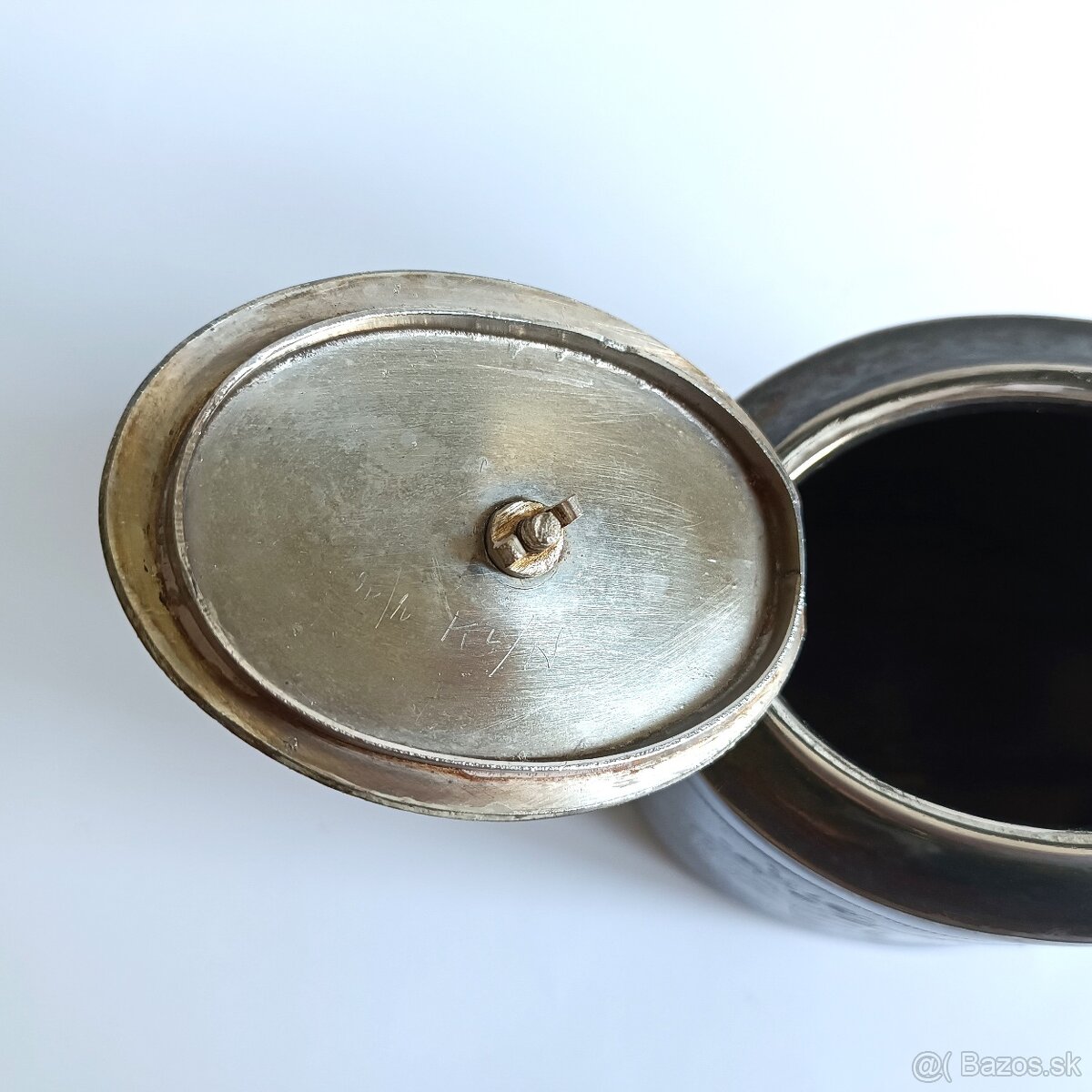 Tradičný postriebrený viktoriánsky čajník s rohovinovou úchy - 10