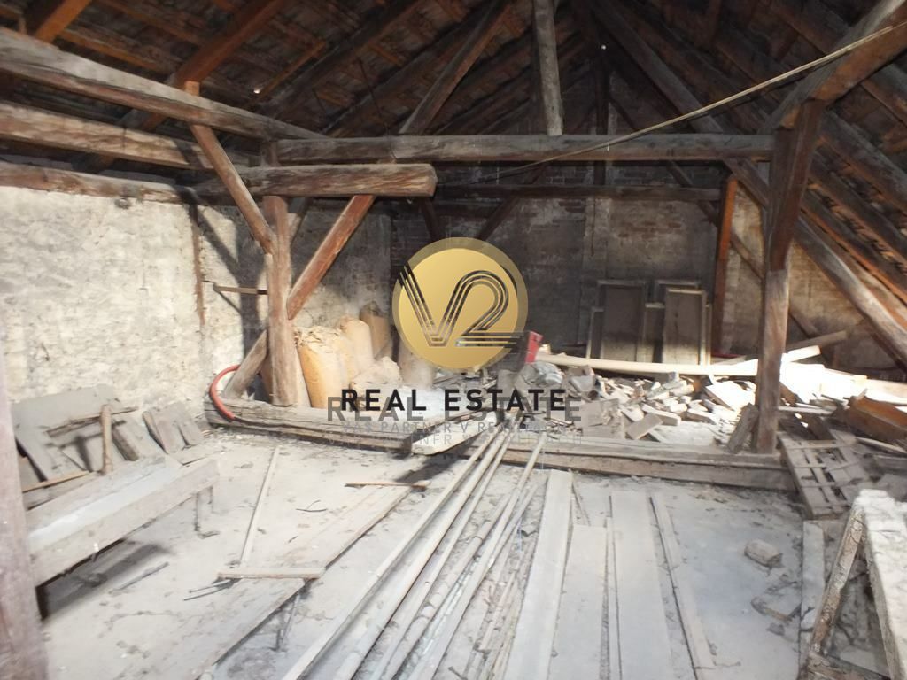 Na PREDAJ budova v centre mesta Nitra - 10