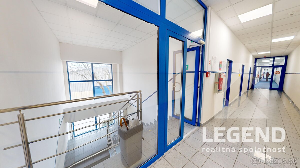 Kancelárske priestory Nové Mesto nad Váhom, 451 m2, parking - 10