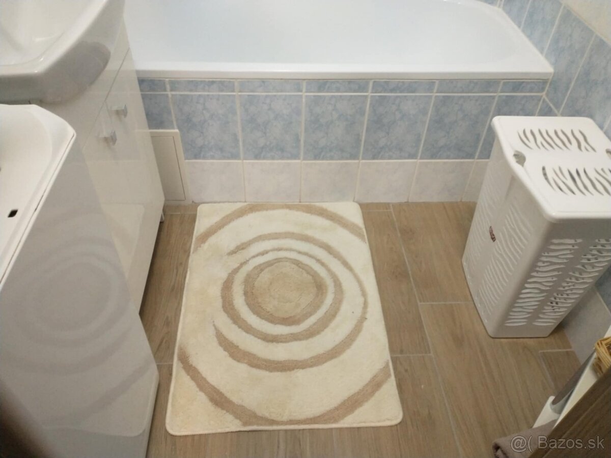 Prenájom 3-izbový byt, Púchov – Rastislavova, balkón - 10