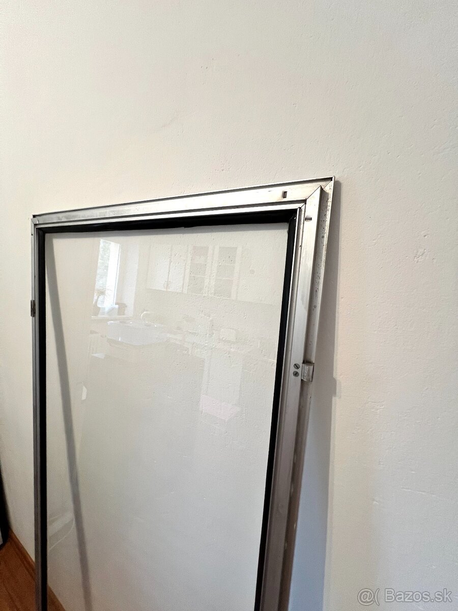 🪟 Kvalitné sklá v hliníkovom ráme–pevné, čisté, TOP stav 💪 - 10