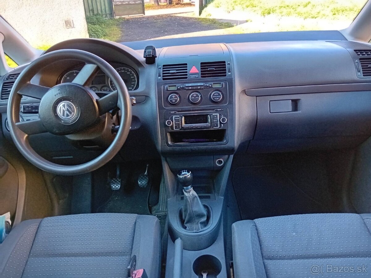 Volkswagen Touran 2.0 - 10