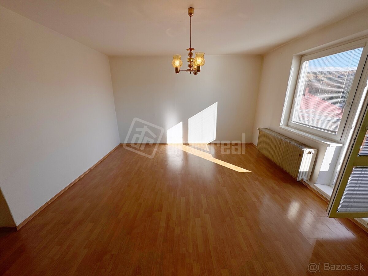 3i byt takmer v centre LM s baklónom a potenciálom - 10