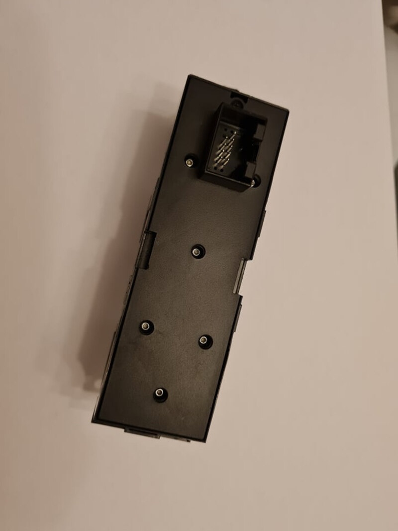 Ovladace vypinac svetiel a stahovanie okien SKODA VW - 10