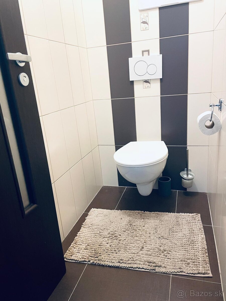 Predám veľký 3izb. byt sídl. West Galanta s parkovaním - 10