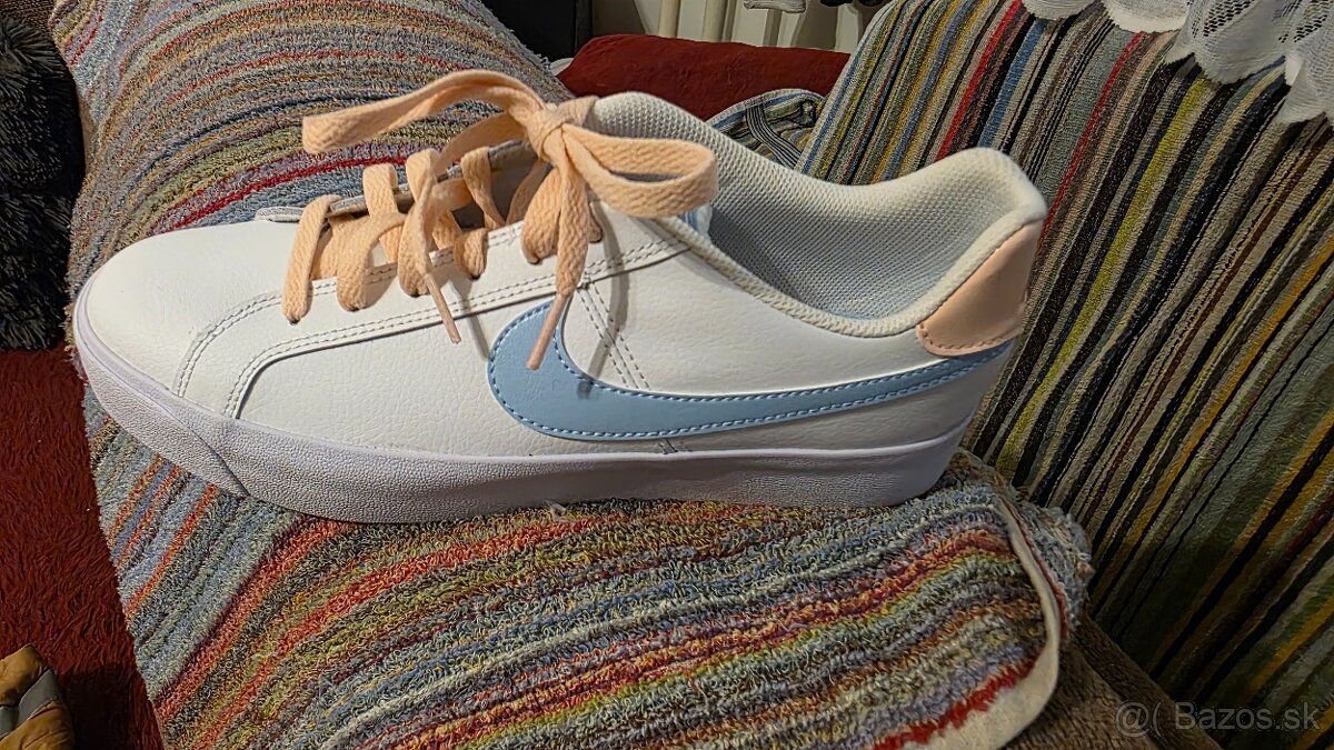 Botasky nike41ka 26.6cm - 10