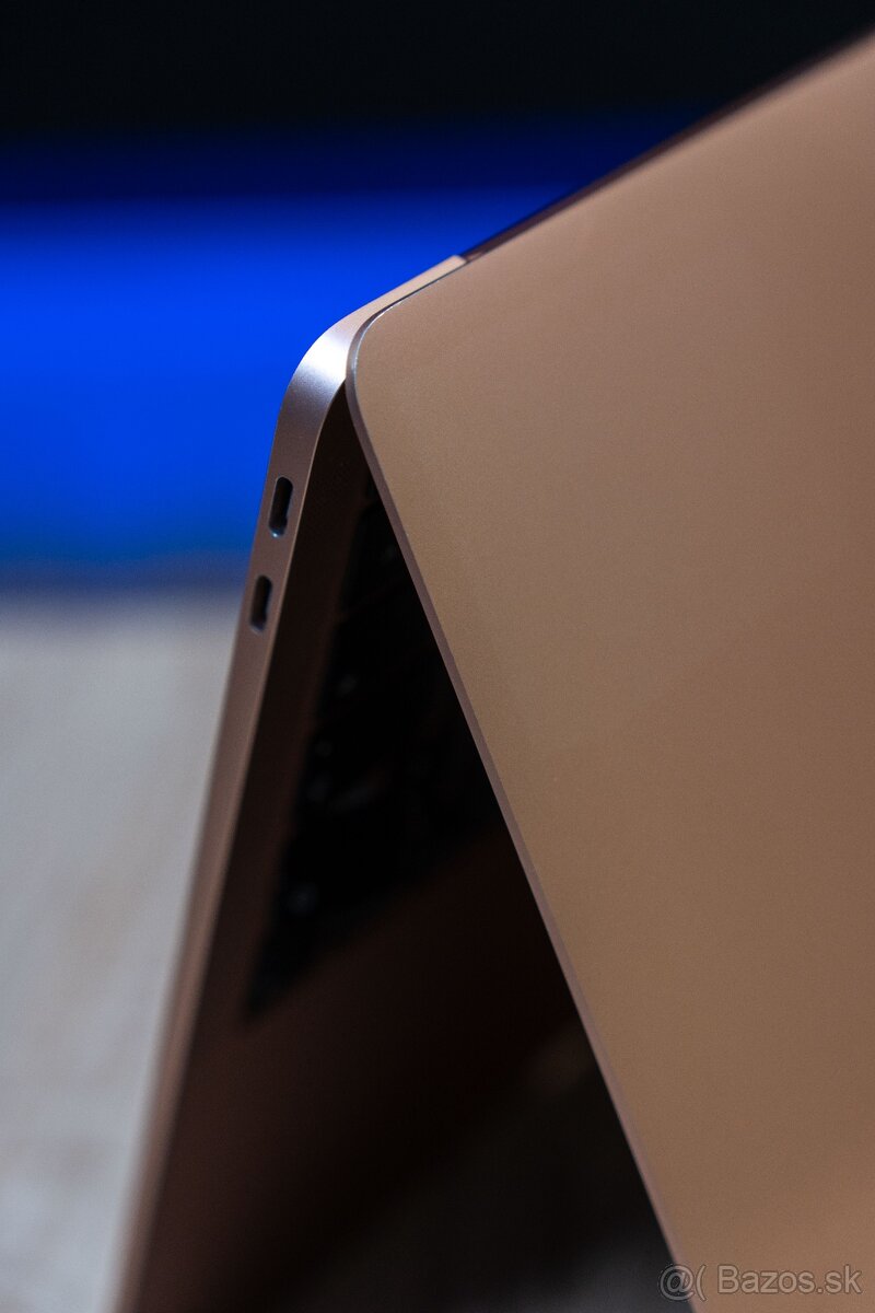 Apple MacBook Air 13" A1932 (EMC 3184) Mid 2019 - 10