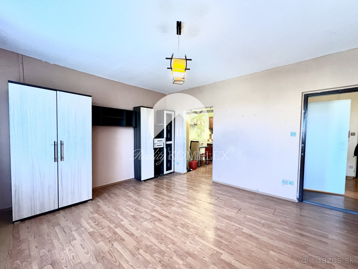 Reality KOMPLEX s.r.o. ponúka na PREDAJ 1 izbový byt v Komár - 10