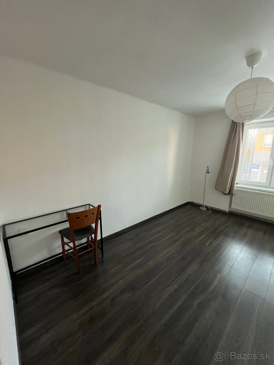 Prenájom 3-izbového bytu Nitra - staré mesto - 10
