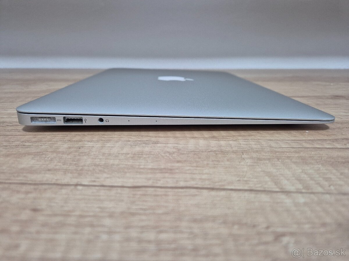 MacBook Air (13-inch, 2017) /Intel Core i5/8GB RAM/128GB SSD - 10