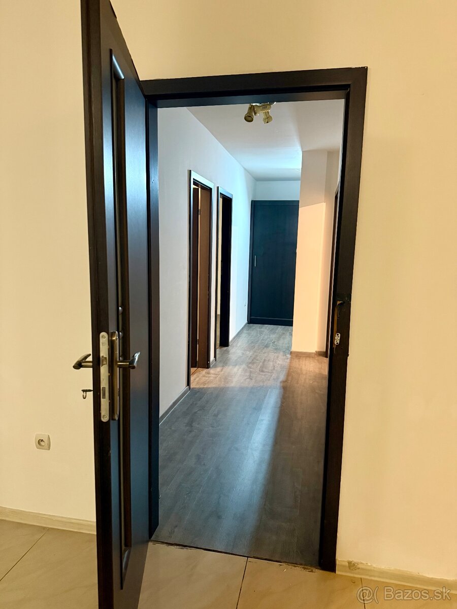 Priestranný byt v Lehniciach - 10