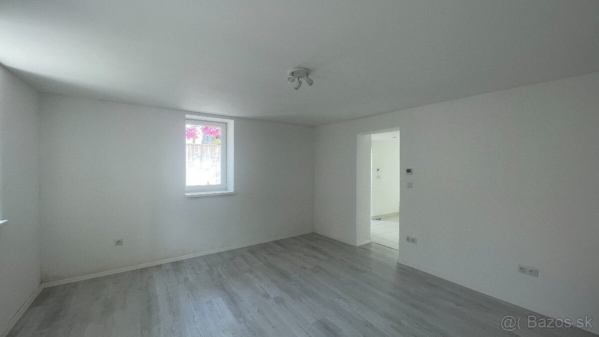 Zrekonštruovaný 2-izbový rodinný dom v obci T. Kľačany - 10