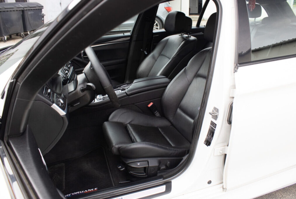 BMW 535d Touring z roku 2012 - 10