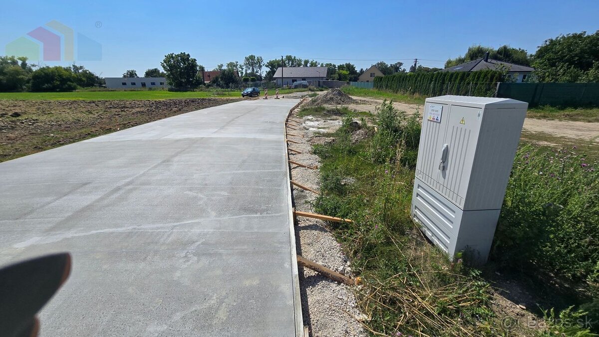 AKCIA STAVEBNÝ POZEMOK 561 M² BOROVCE, okr. Piešťany /VODA - 10