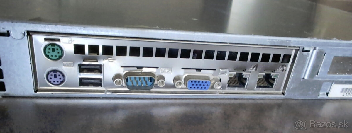 Predám server MSI MS-9211 - 10