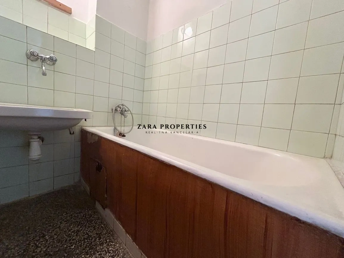 3 izbový byt v TEHLOVEJ bytovke, Púchov - 10