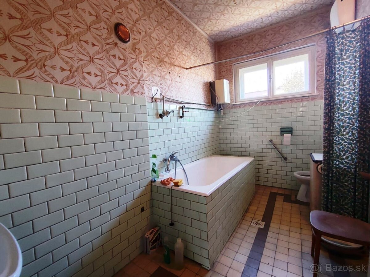 Predám priestranný dom v meste Zlaté Moravce - 10