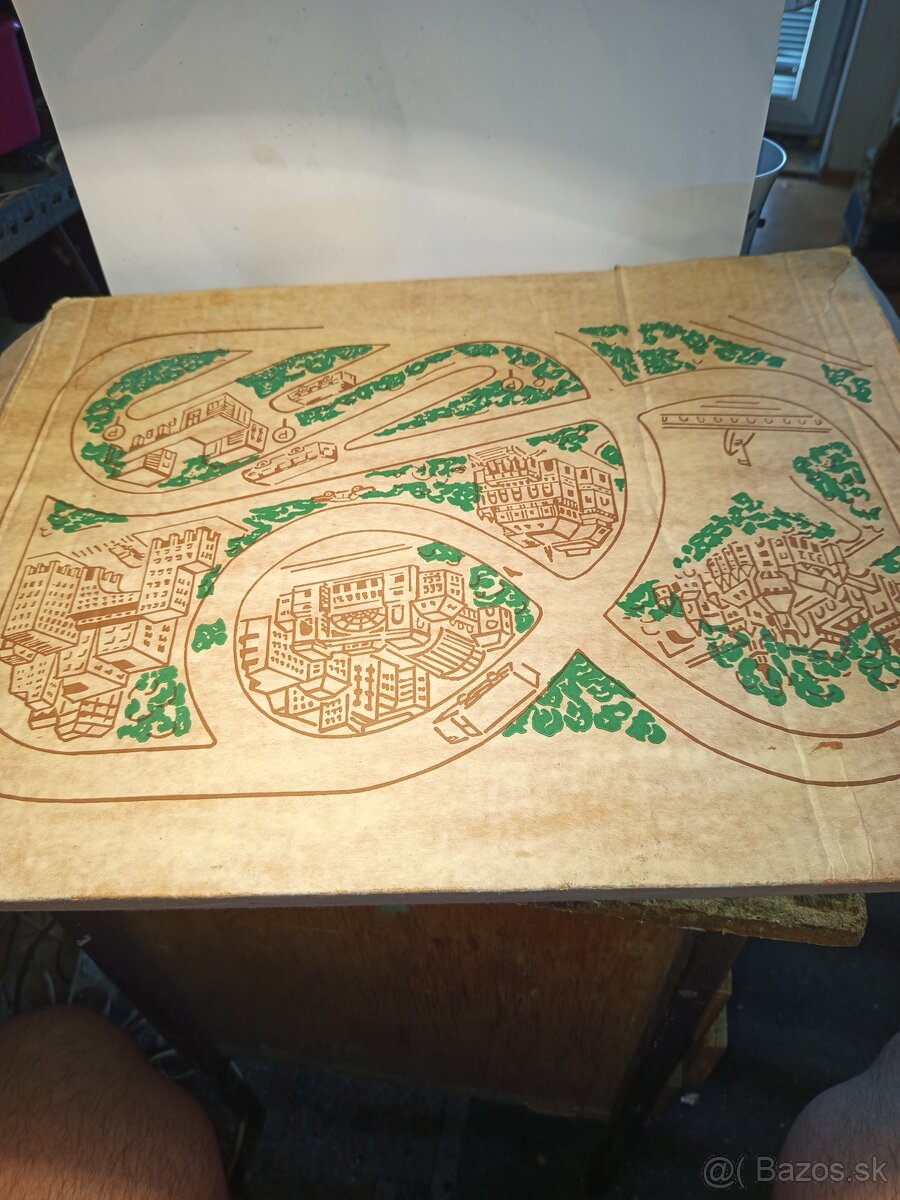 Plechová autodráha - 10