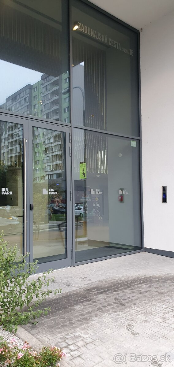 Einpark | nadštandardný plne zariadený 3i byt - 10