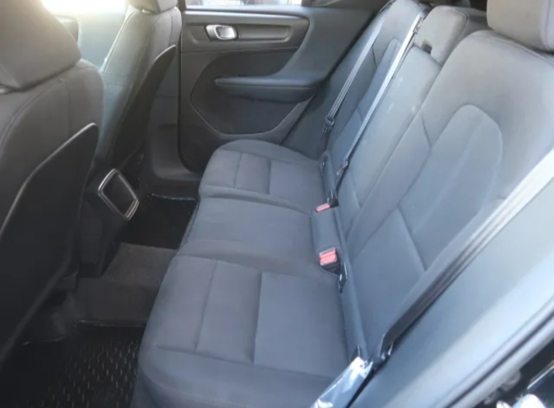 Volvo XC40 r.2019 automat, diesel - 10