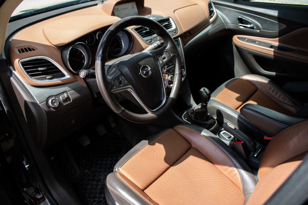 Opel Mokka 1.7 CDTI S/S 4x4 Enjoy (2014) - 10