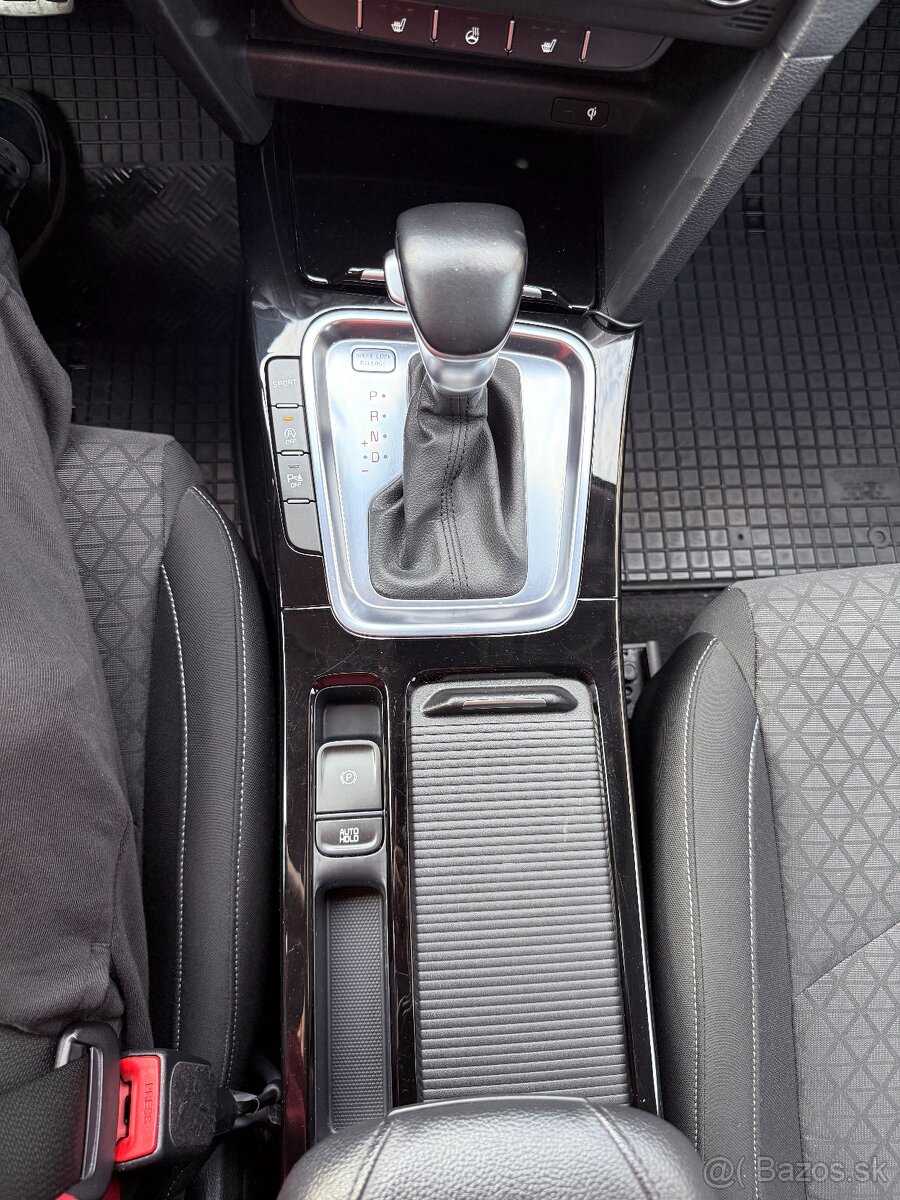 ia Ceed SW 1.6 CRDi 100 kW – First Edition A/T - 10