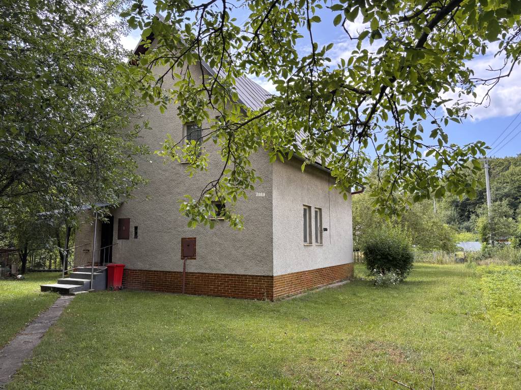 Margecany: 4 izbový tehlový rodinný dom na pozemku 1076 m2 - 10