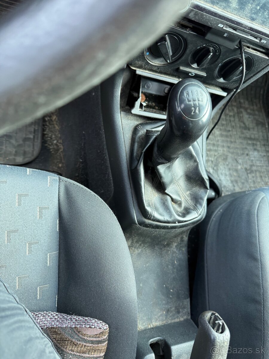 Škoda Octavia 1.6 - 10