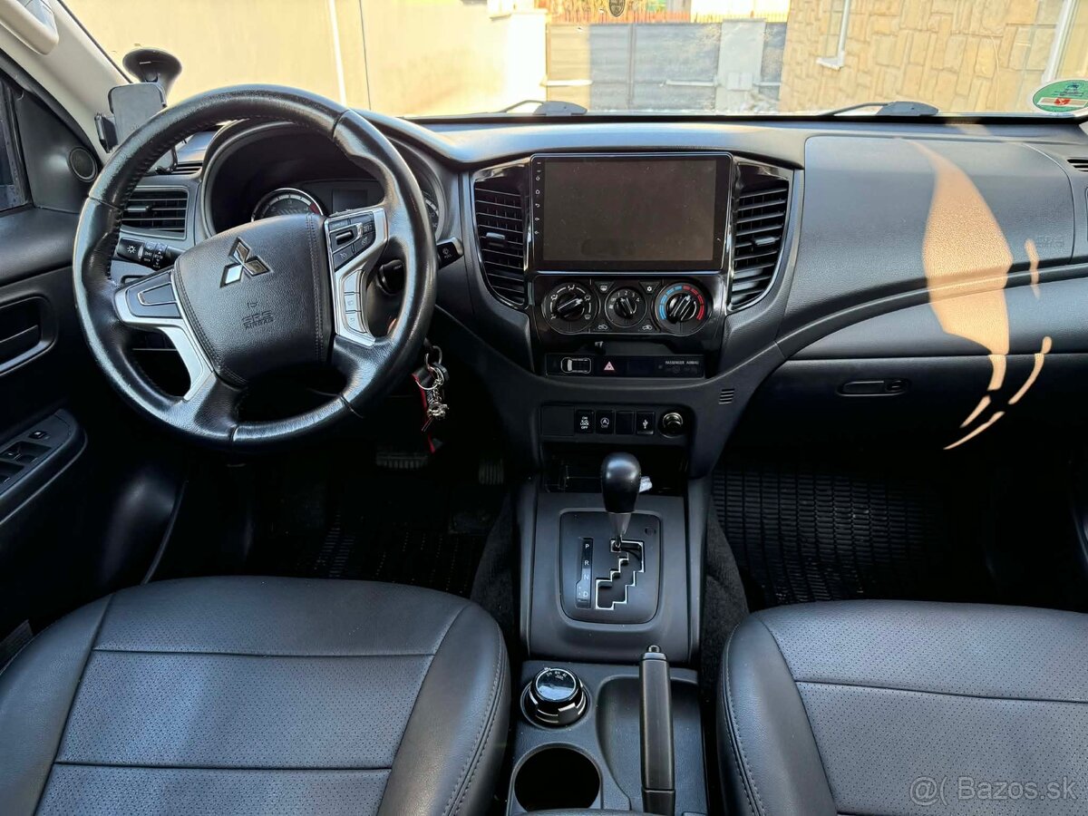 Mitsubishi L200 - 10