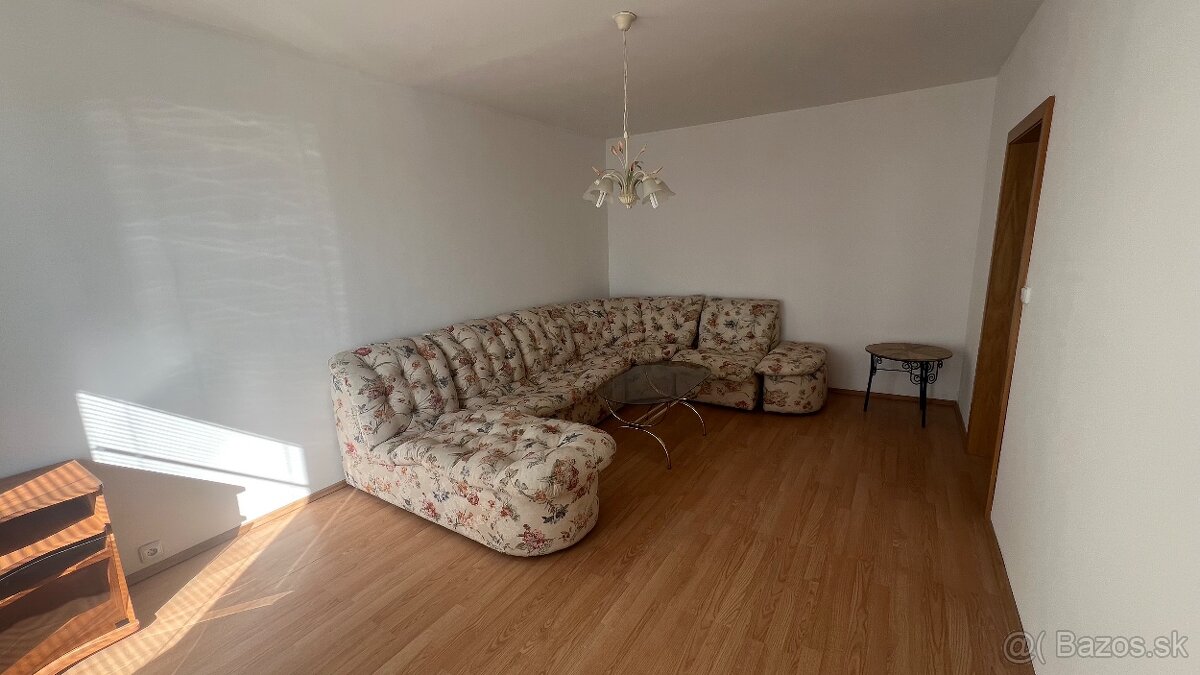 3 Izbovy byt Holleho 57 - 10