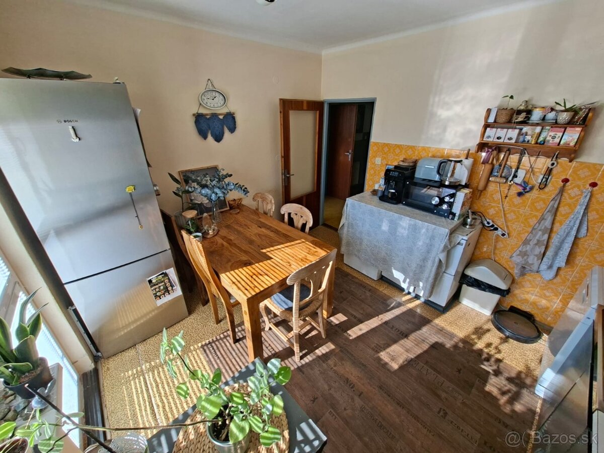 Rodinný dom v radovej zástavbe - Revúca - 10