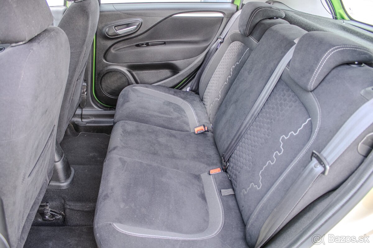 Fiat Punto Lounge 1.4 8v 77k - 10