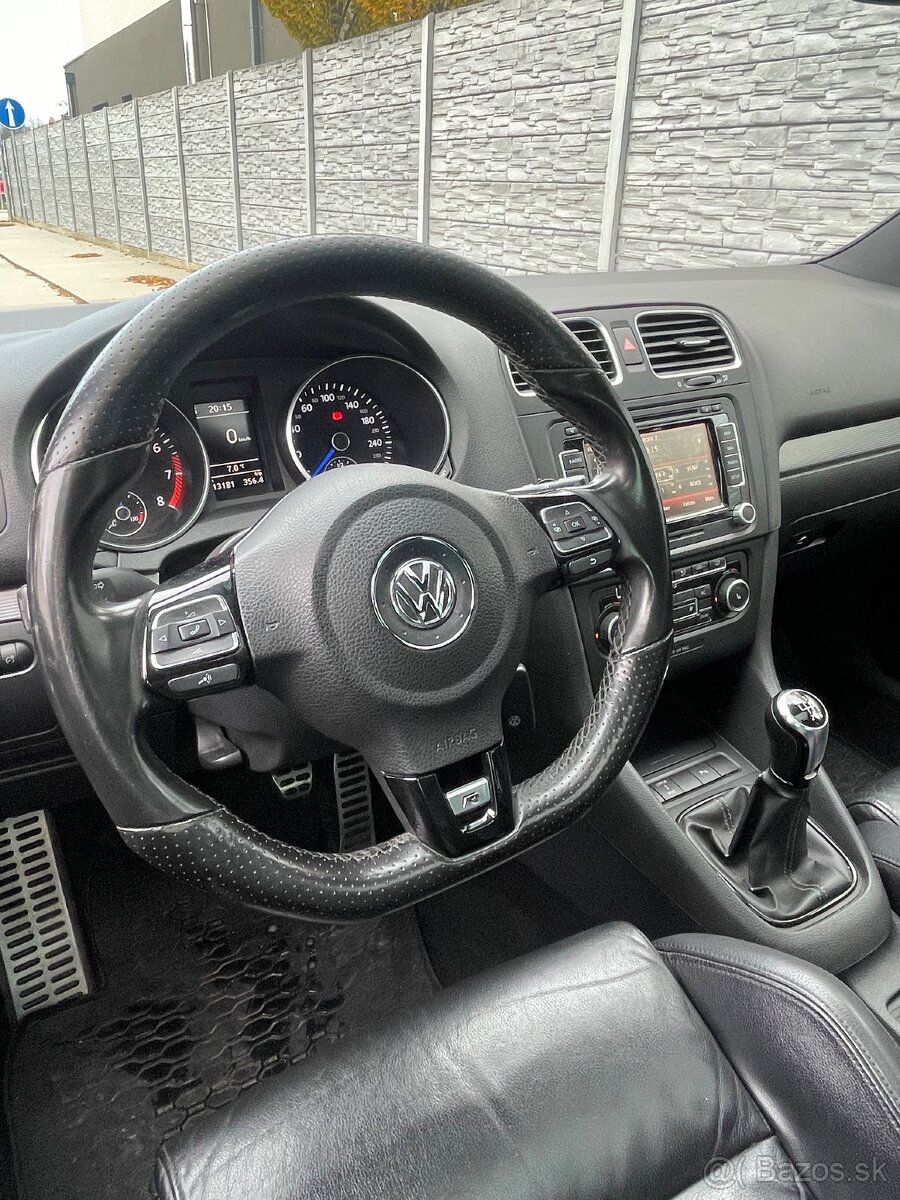 VW Golf R 4x4 2.0tsi -aj na splátky - 10