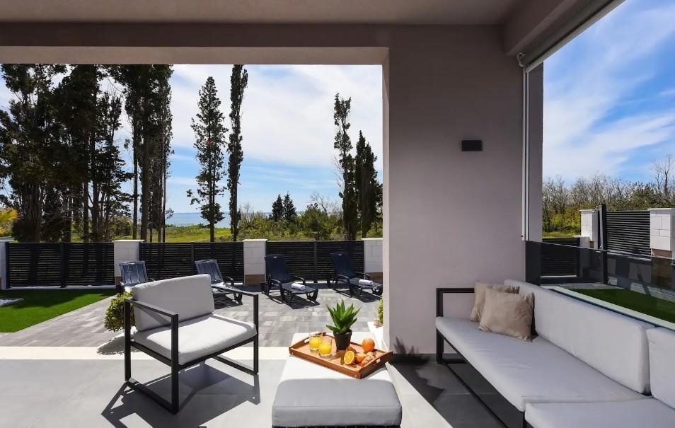 Chorvátsko luxusná vila s vyhrievaným bazénom 100 m od mora. - 10