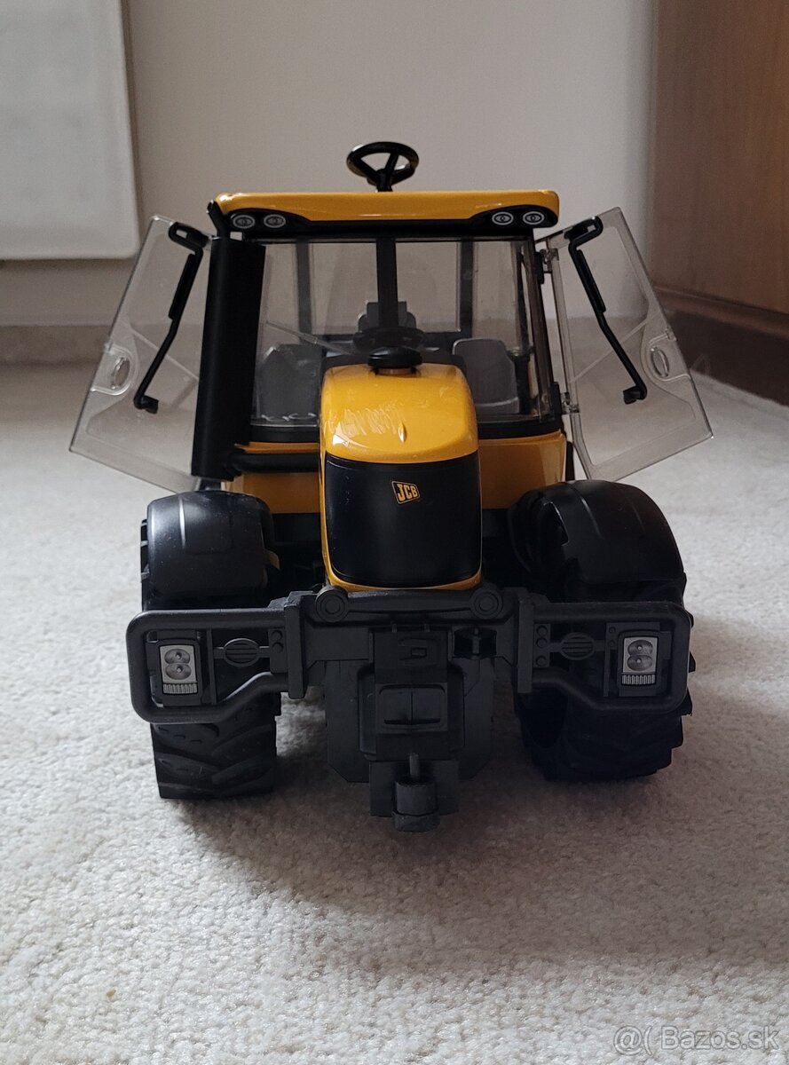 Bruder traktor JCB Fastrac - 10
