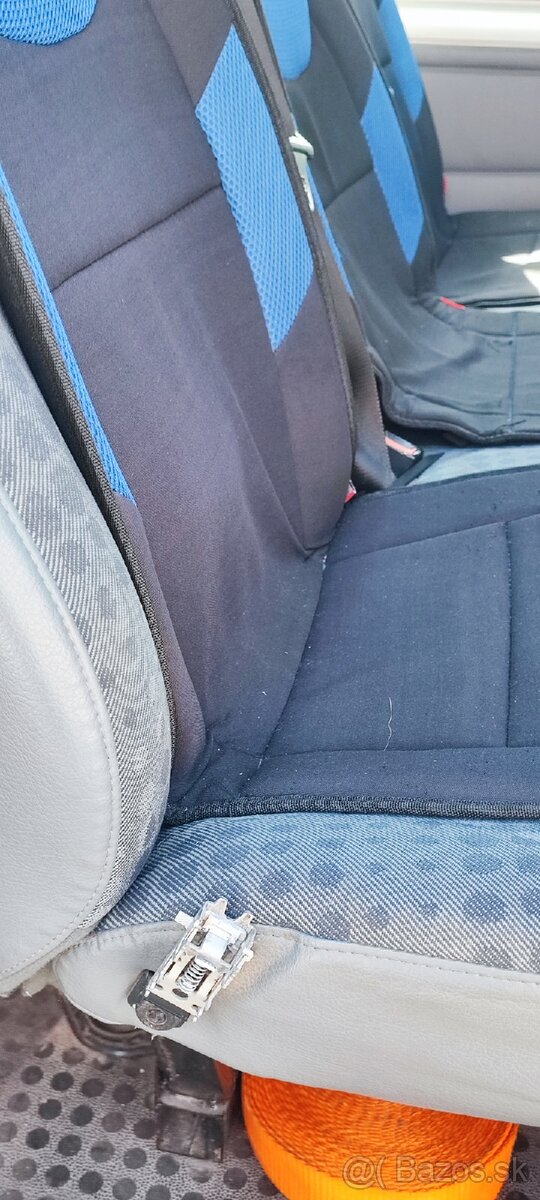 Ford Transit 300L 2,2 Tdci 6 miest, ťažné + NOVÁ STK - 10