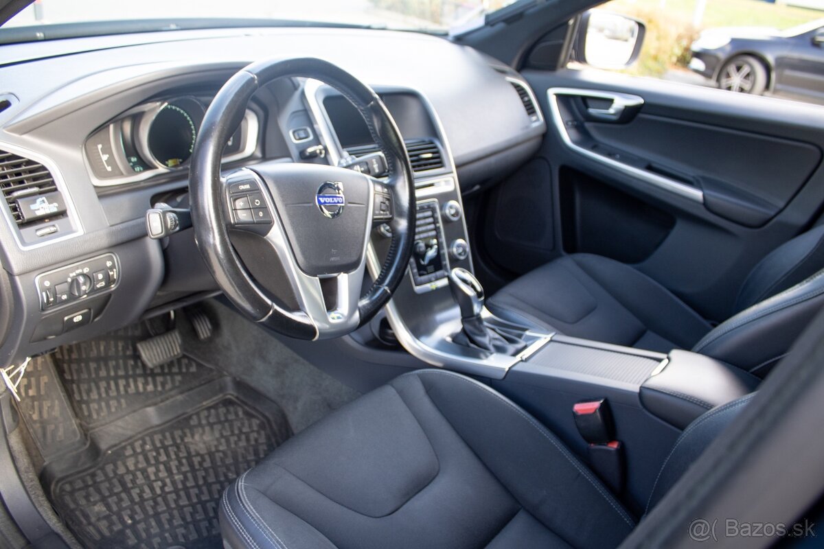 VOLVO XC60 D4 2,0 133 KW A8 - 10
