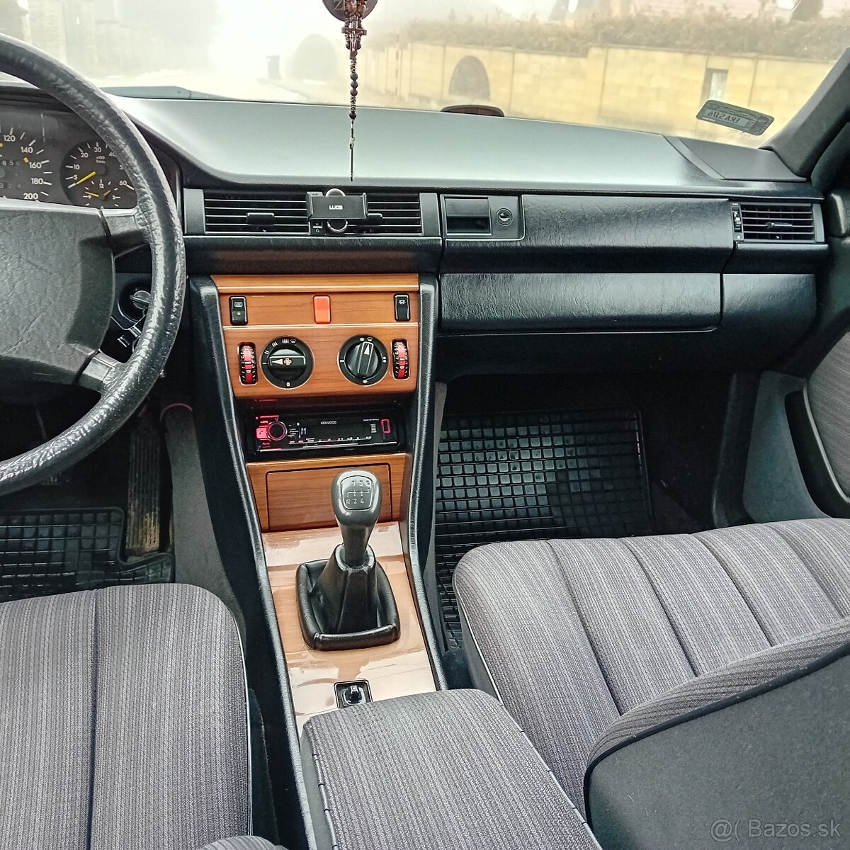 Mercedes-Benz w124 250d - 10