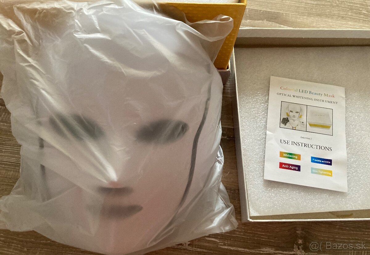 Ošetrujúca Led maska na tvár a krk/Nová - 10