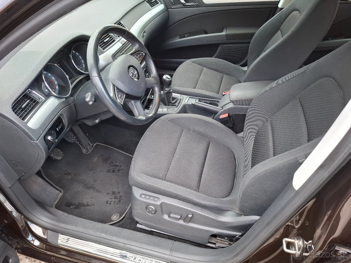 ŠKODA SUPERB COMBI 1,6 TDi 77kW 2014 - 10