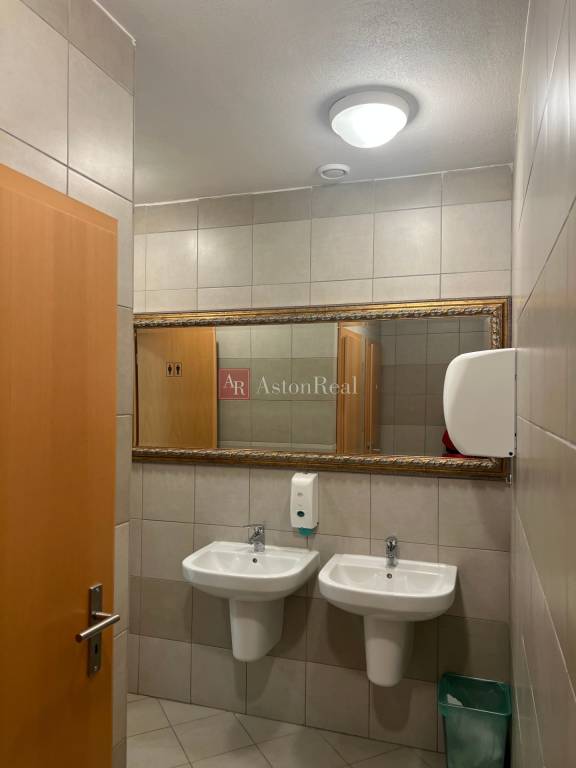 PREDAJ: komerčný priestor 200m2 v centre rekreačného stredis - 10