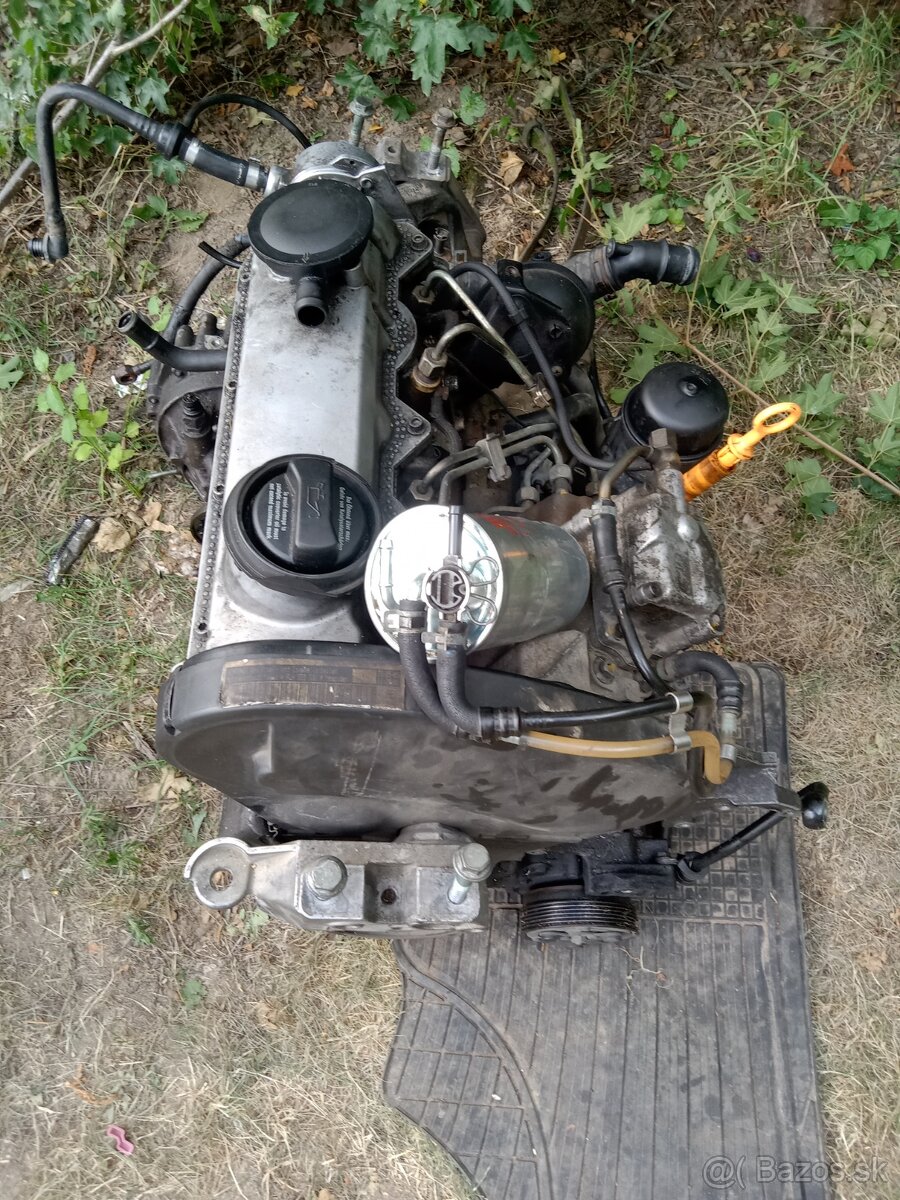 Rozpredám golf 4 1.9tdi 66kw r.v.2001 - 10