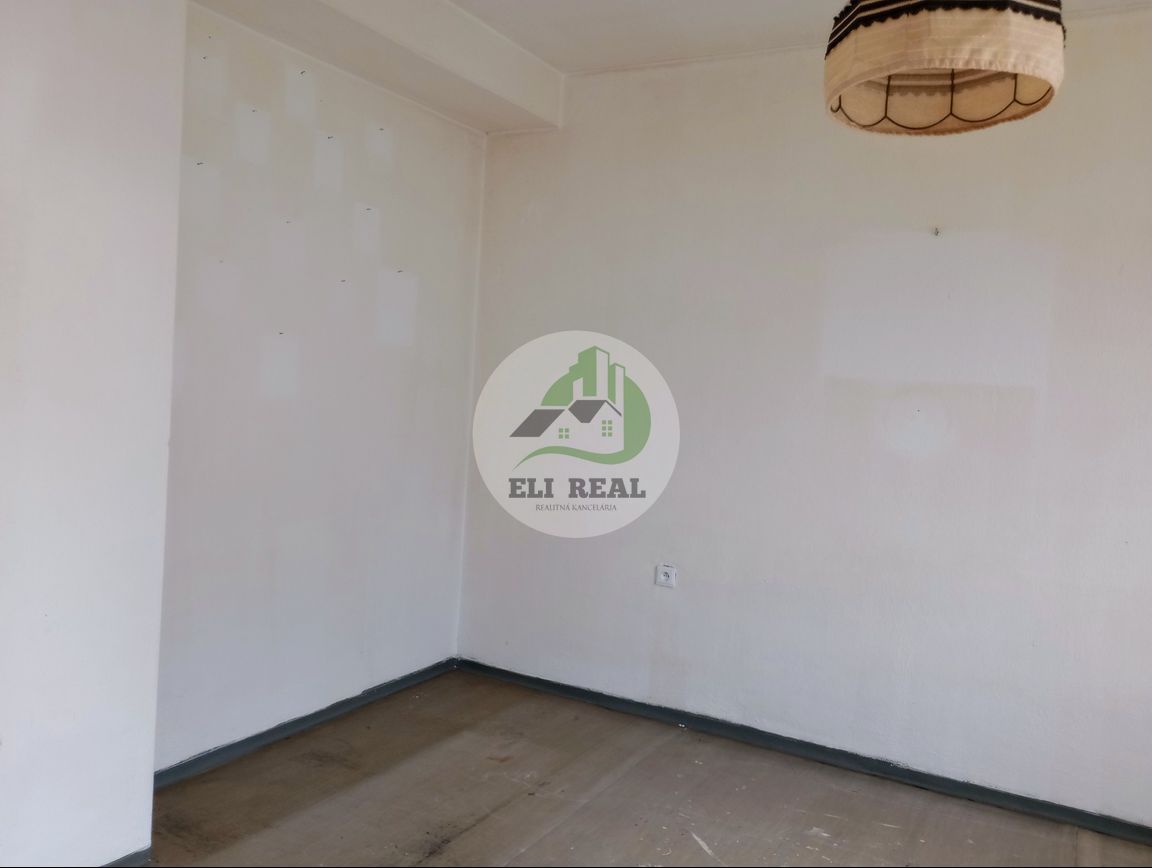 NA PREDAJ 3 izbový byt Mníšek nad Hnilcom - 10